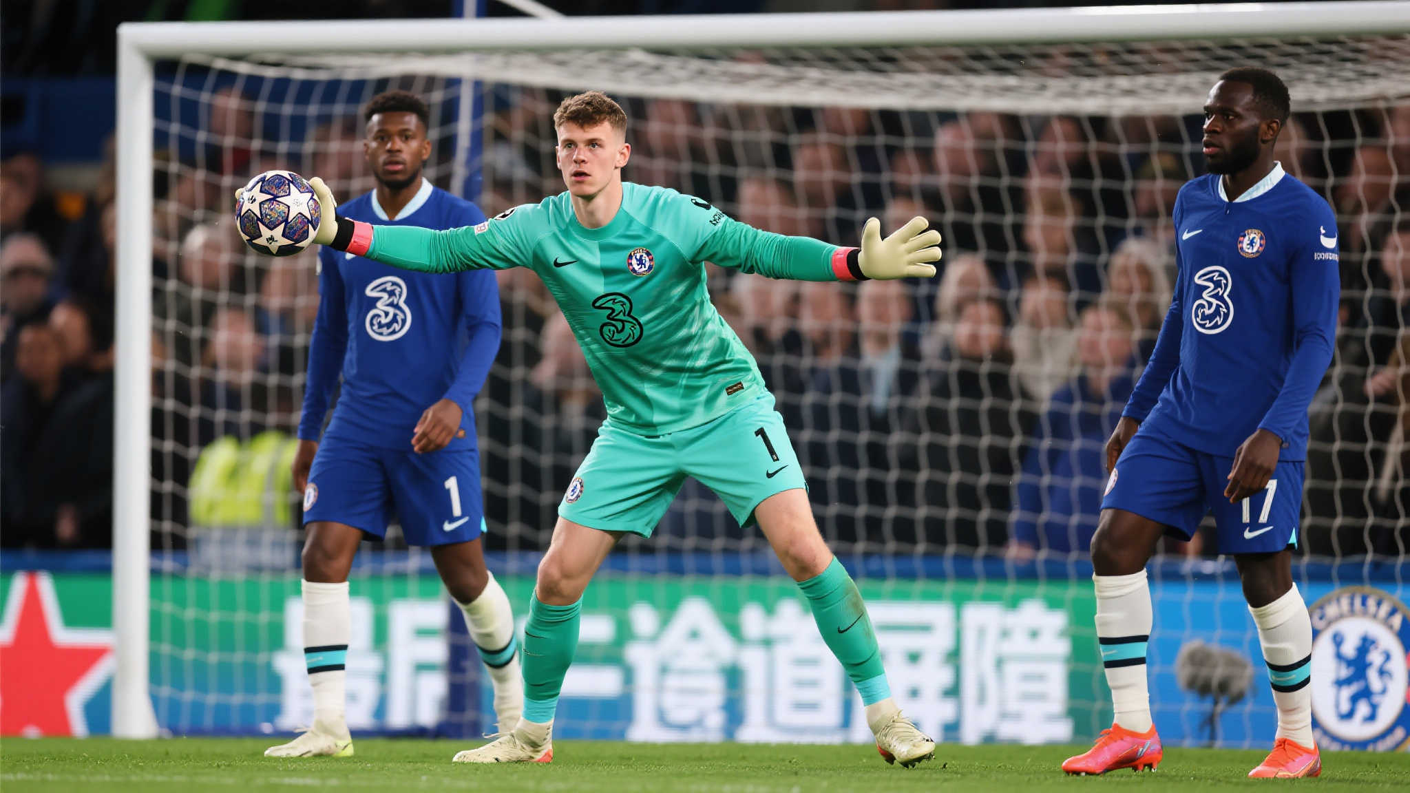 切尔西紧追迈尼昂,AC米兰坚守价格底线 切尔西紧追迈尼昂,AC米兰坚守价格底线